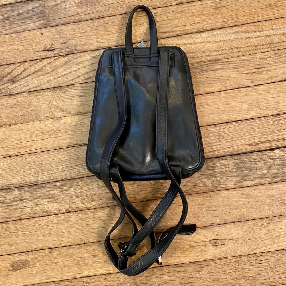 PERLINA New York Leather Backpack - Picture 5 of 9